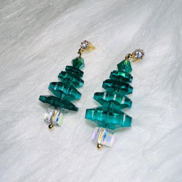 Christmas Tree Earrings Emerald Swarovski Crystal Holiday, Sterling Silver - Picture 3 of 3
